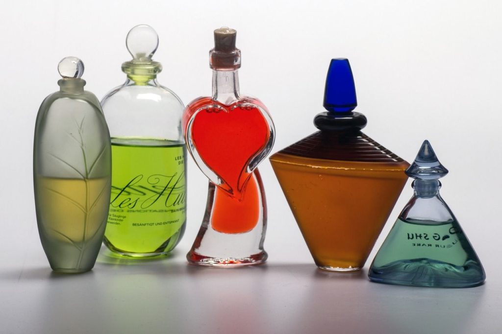 10 mitów i faktów dotyczących perfum