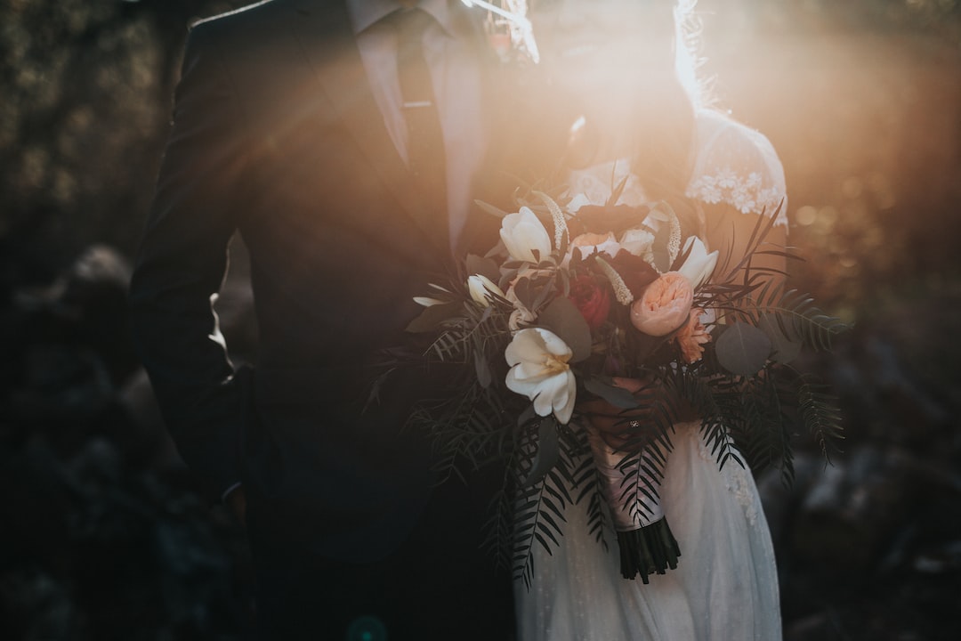 Sukienka na wesele – jak się ubrać odpowiednio?