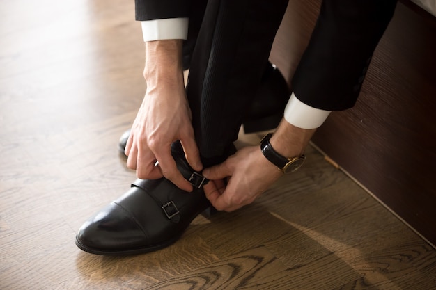 Jak dobrać eleganckie buty męskie do różnych stylizacji?